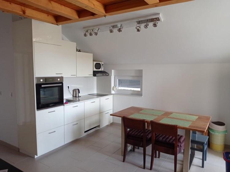 Apartment Lavanda Mandre Εξωτερικό φωτογραφία