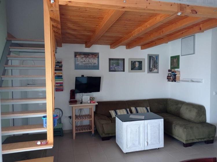 Apartment Lavanda Mandre Εξωτερικό φωτογραφία